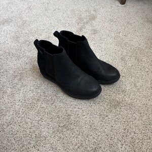 Sorel Chelsea Evie II Black Ankle Boots